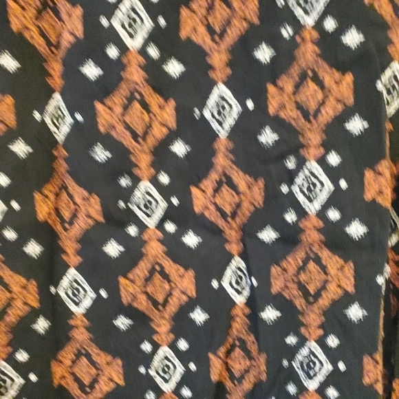 Torrid Size 1 Aztec Print Challis Flowy Top - Picture 7 of 11